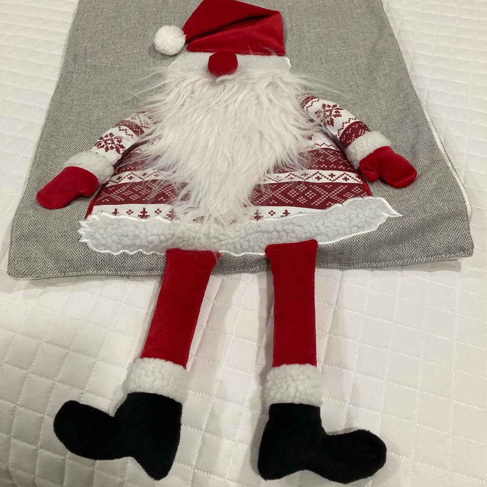 Isaac Mizrahi Christmas table runner